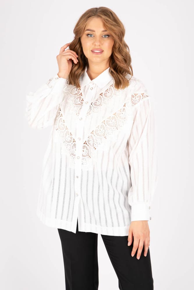 Свободная полупрозрачная блузка с кружевом, белая