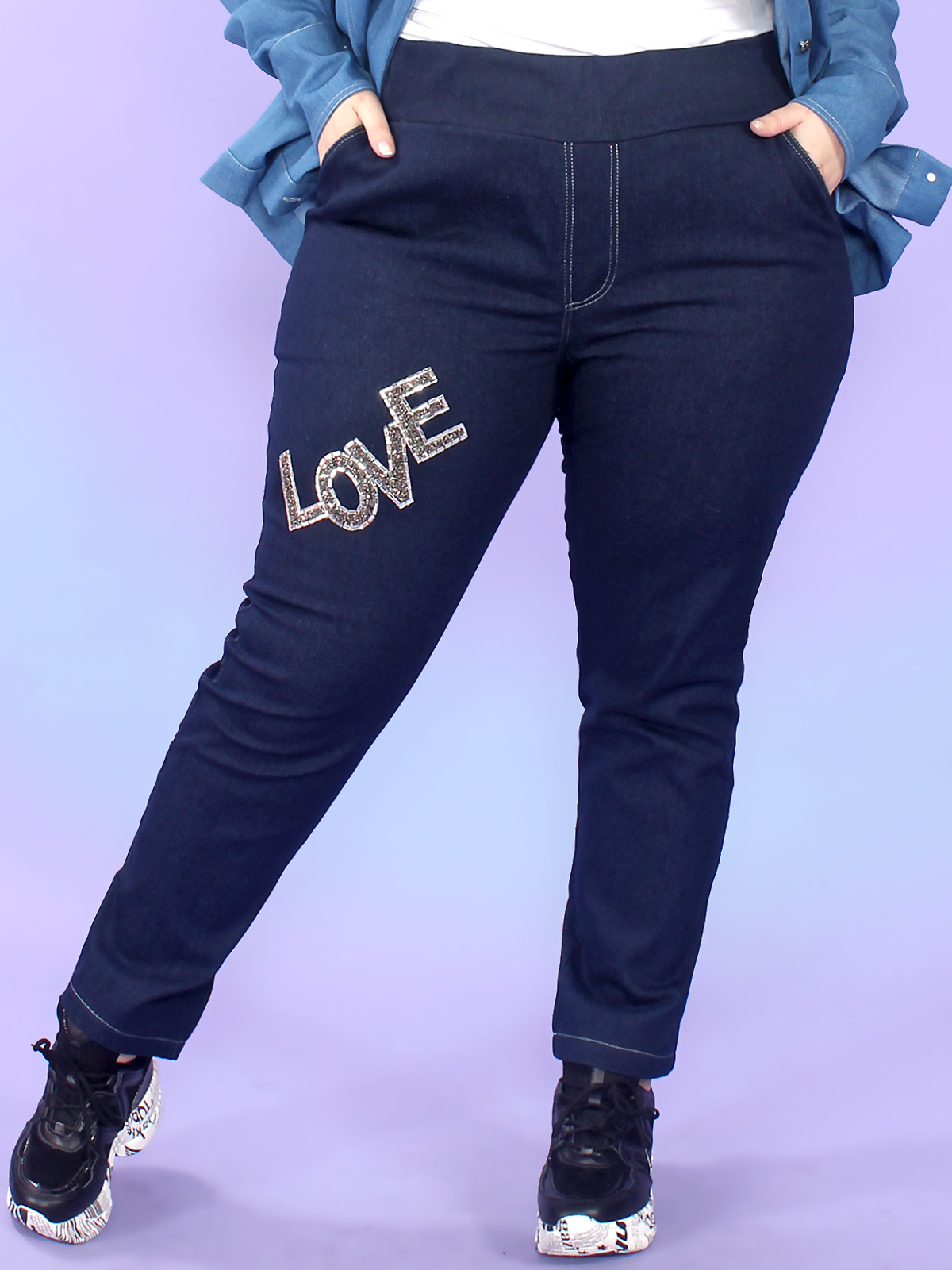 Облегающие джинсы на резинке с аппликацией, темно-синие