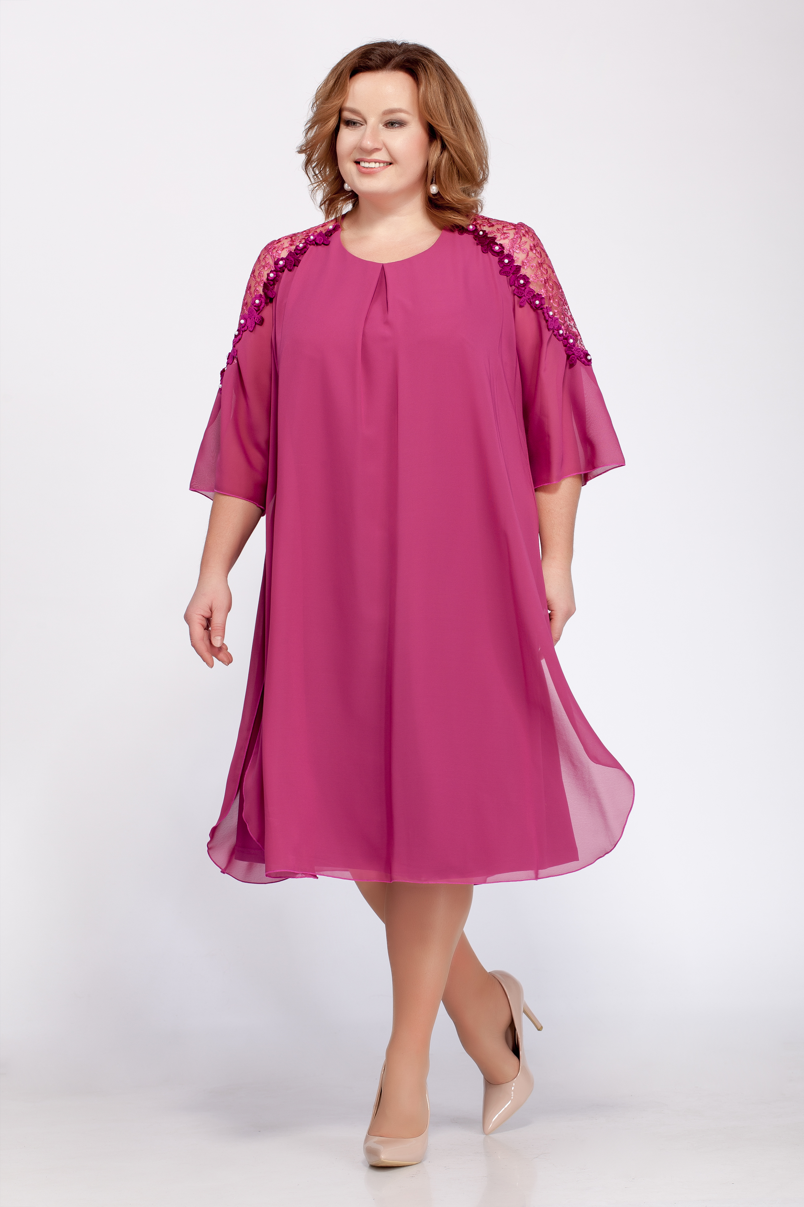 Свободное платье с драпировкой и кружевом на рукавах, розовый