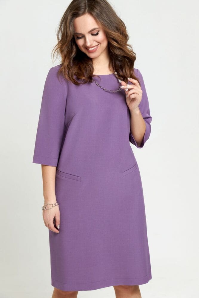 Прямое платье с карманами и украшением, фиолетовое