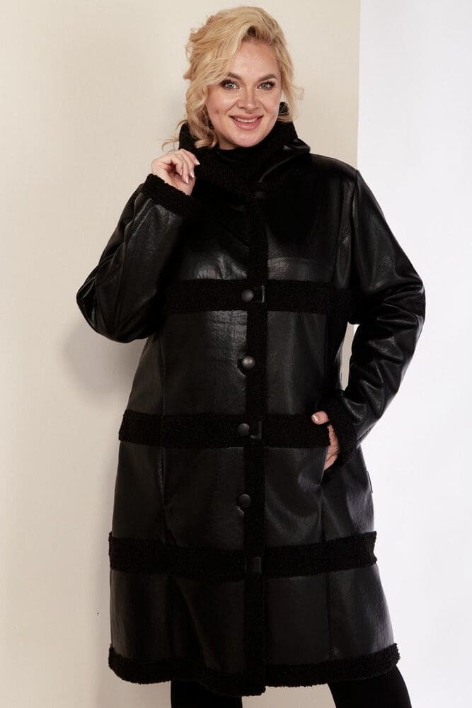 Кожаное пальто с поперечной отделкой и капюшоном, черное