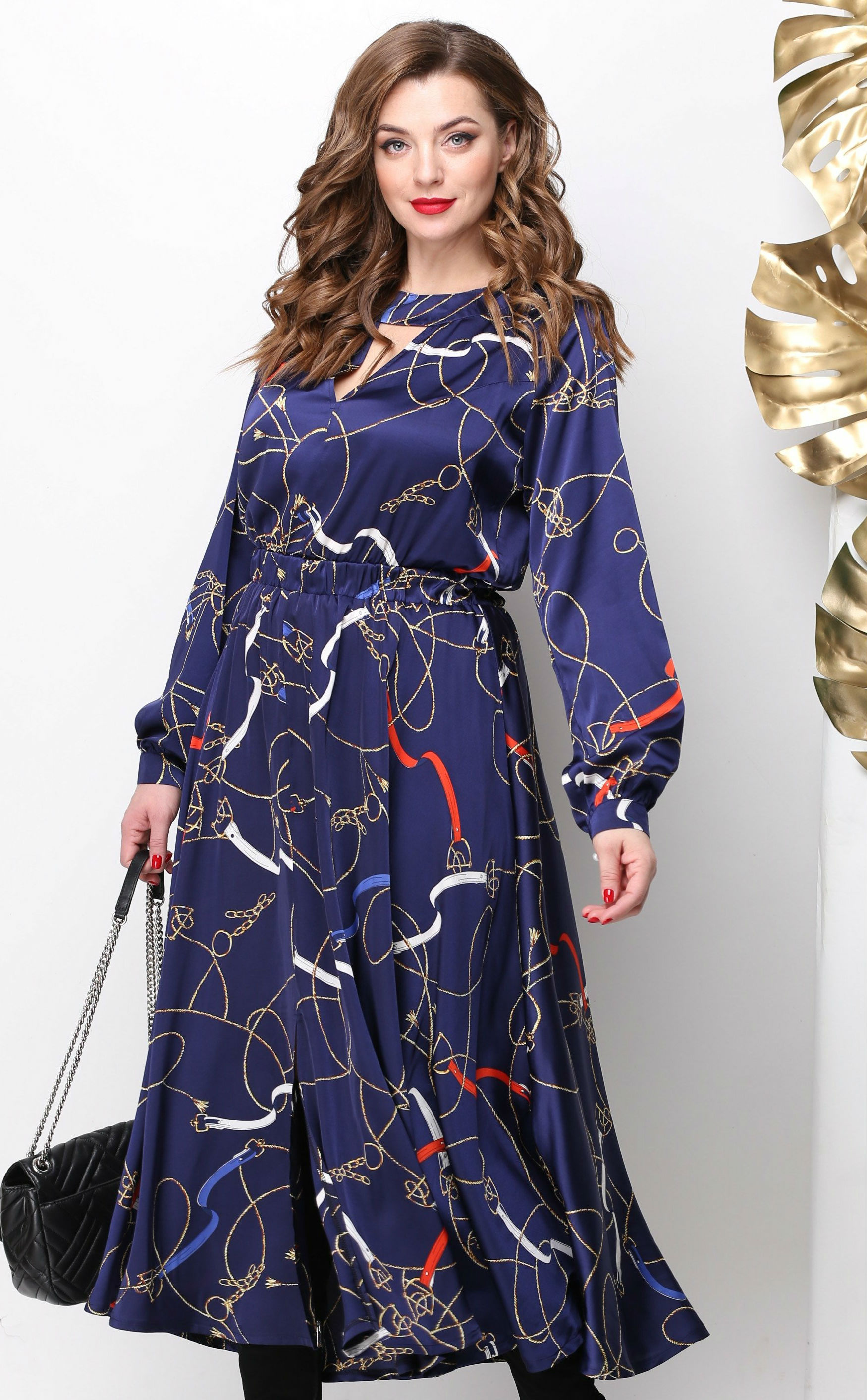 Сине-сиреневое длинное  платье с дизайном