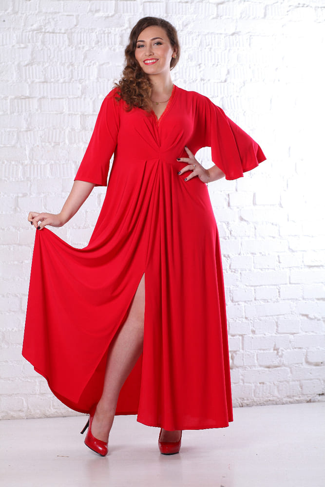 Длинное расклешенное платье с разрезом, красное