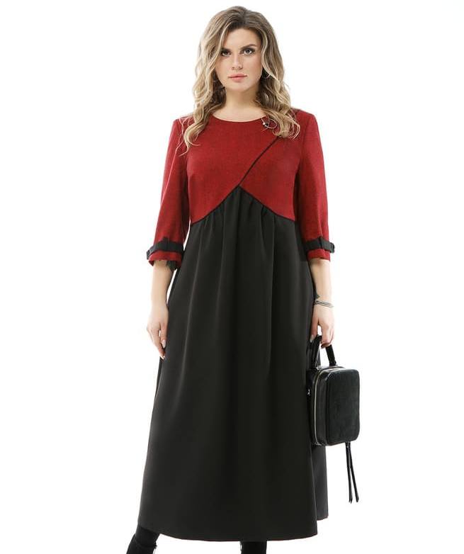 Расклешенное платье с асимметричными деталями на лифе, бордо с черным