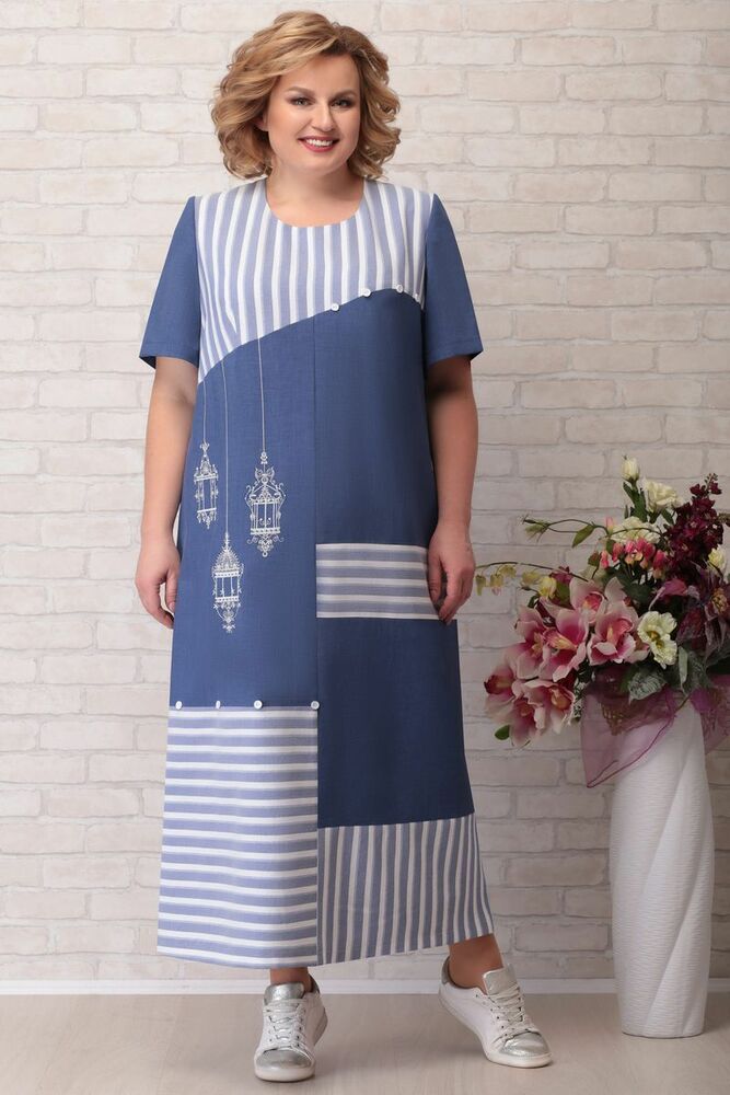 Длинное платье с вышивкой и декором, синее