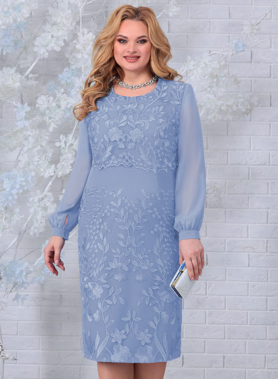 Платье с наложением гипюра и шифоновым рукавом, голубое