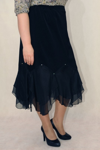 Стильная юбка, декорированная шифоном и стразами