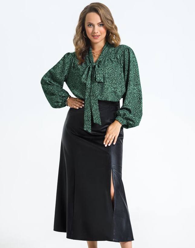 Комплект из кожаной юбки с разрезами и блузки, черный с зеленым