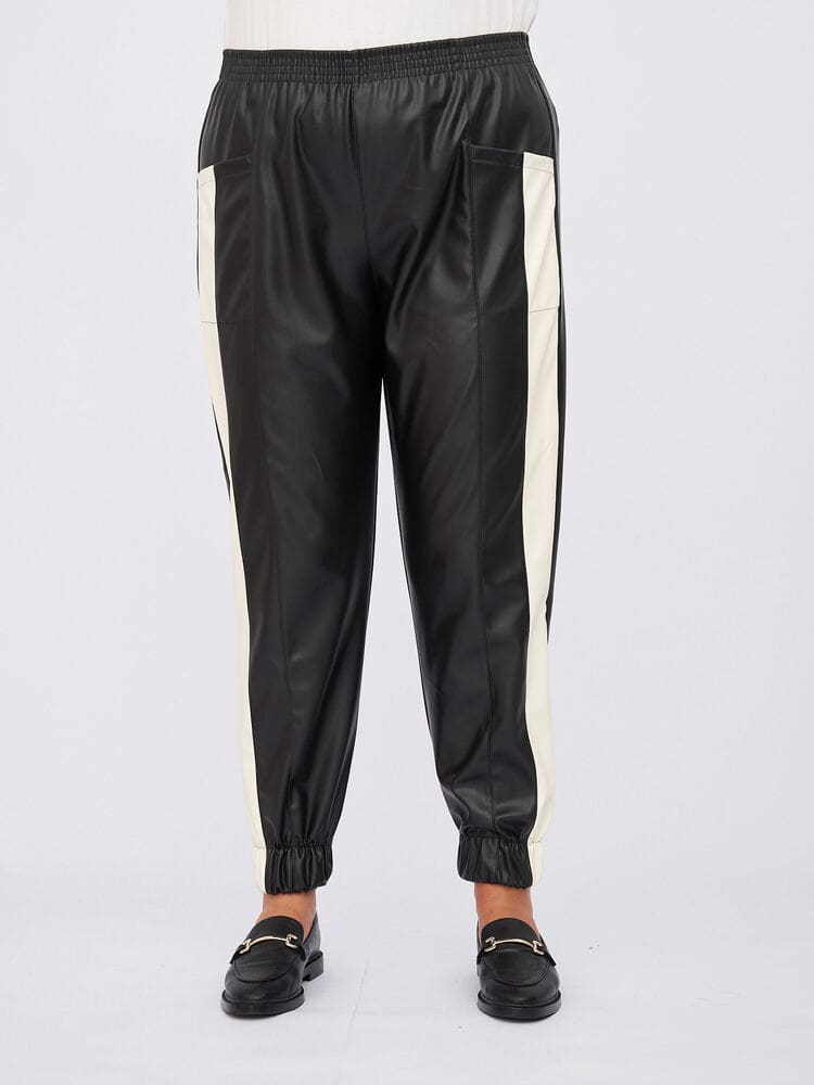 Зауженные брюки из эко-кожи с резинками и лампасами, черные