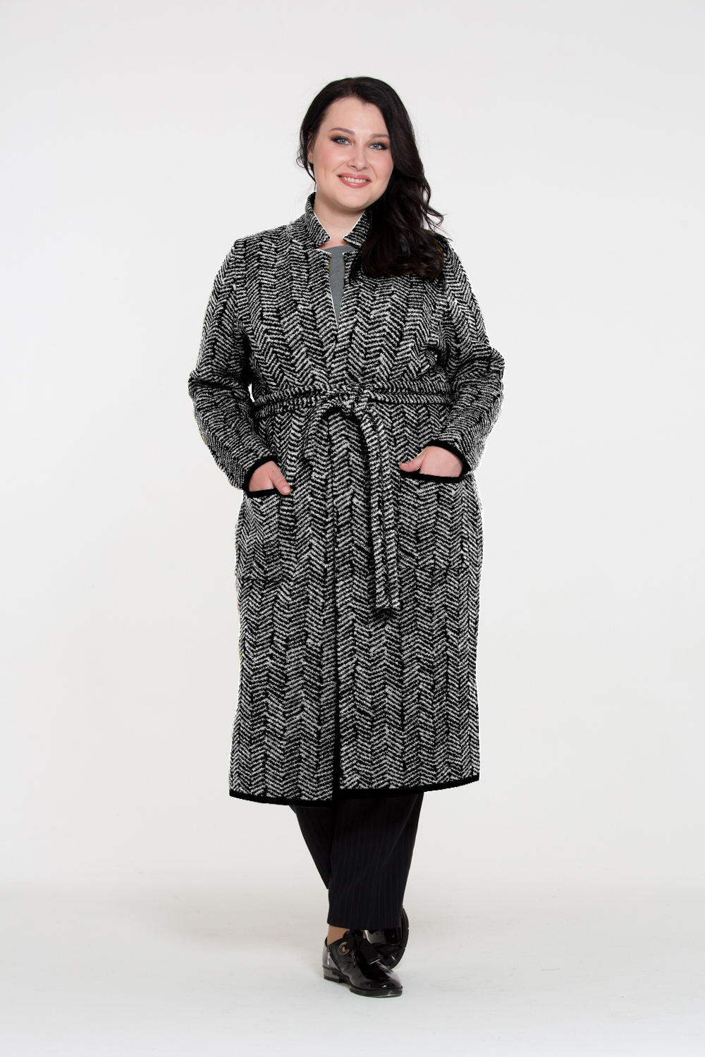 Длинное вязаное пальто с пиджачным воротником, серое