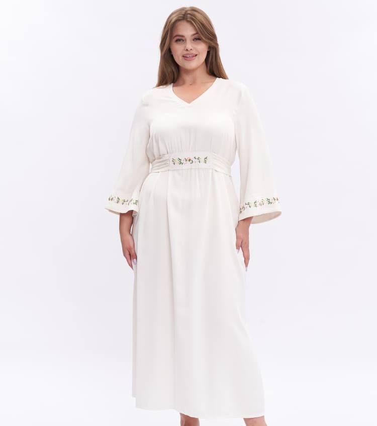 Длинное платье с цветочной вышивкой и поясом, белое