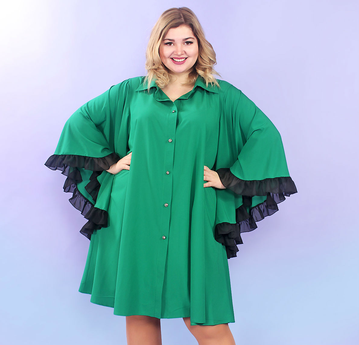 Расклешенное платье с рукавами-крыльями и рюшами, зеленое