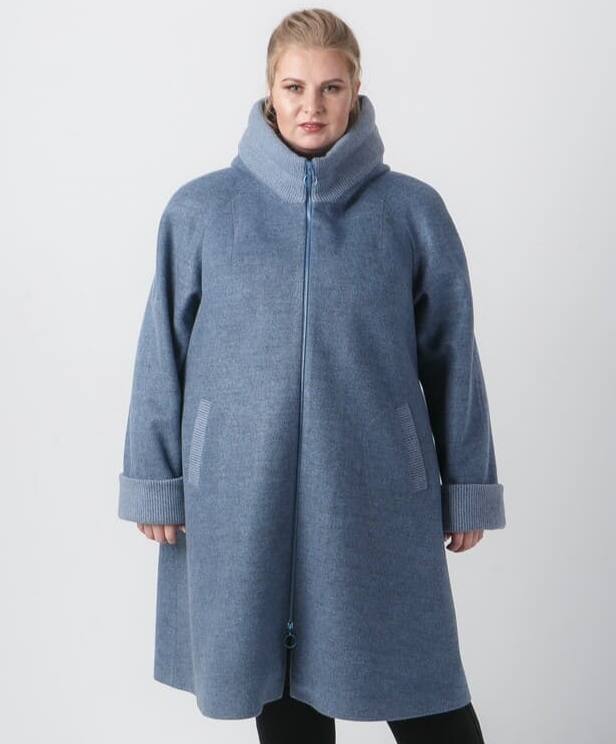 Демисезонное пальто с трикотажной отделкой, серо-голубое