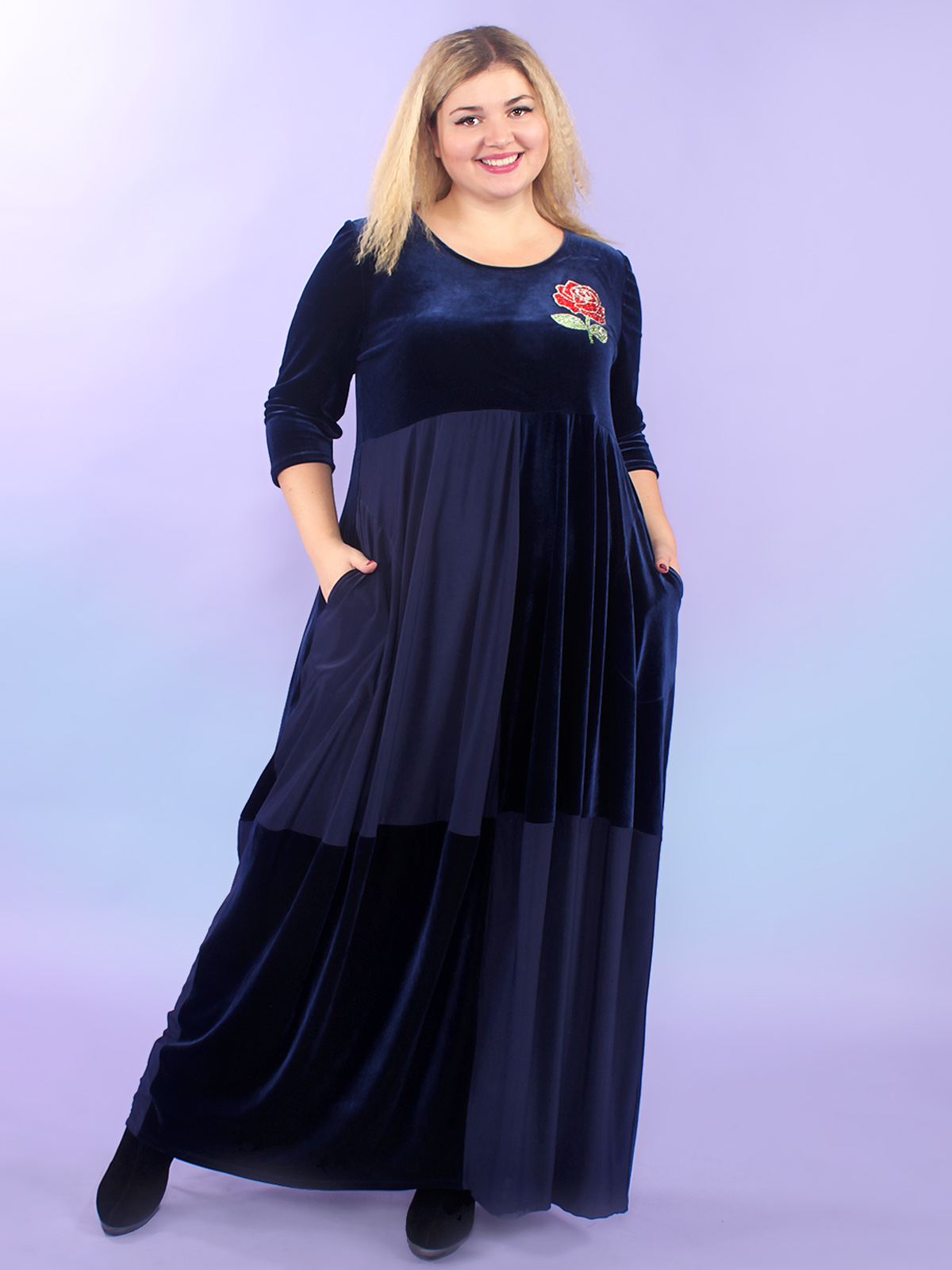 Комбинированное платье с завышенной талией и аппликацией, синее
