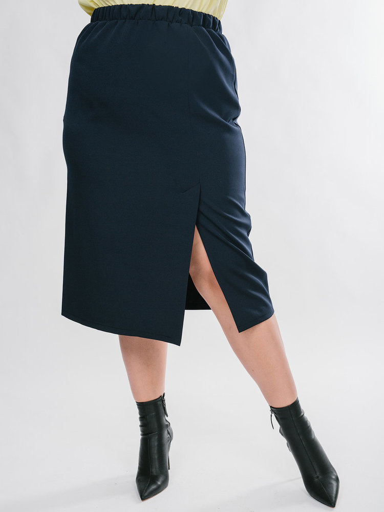 Прямая юбка со смещенной шлицей, темно-синяя