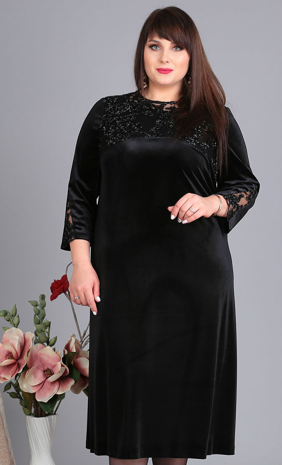 Чёрное велюровое платье с кружевом