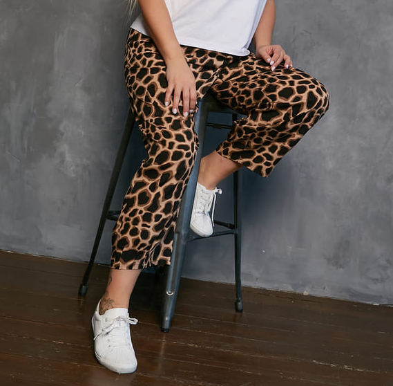 Легкие прямые брюки с леопардовым рисунком, бежевые
