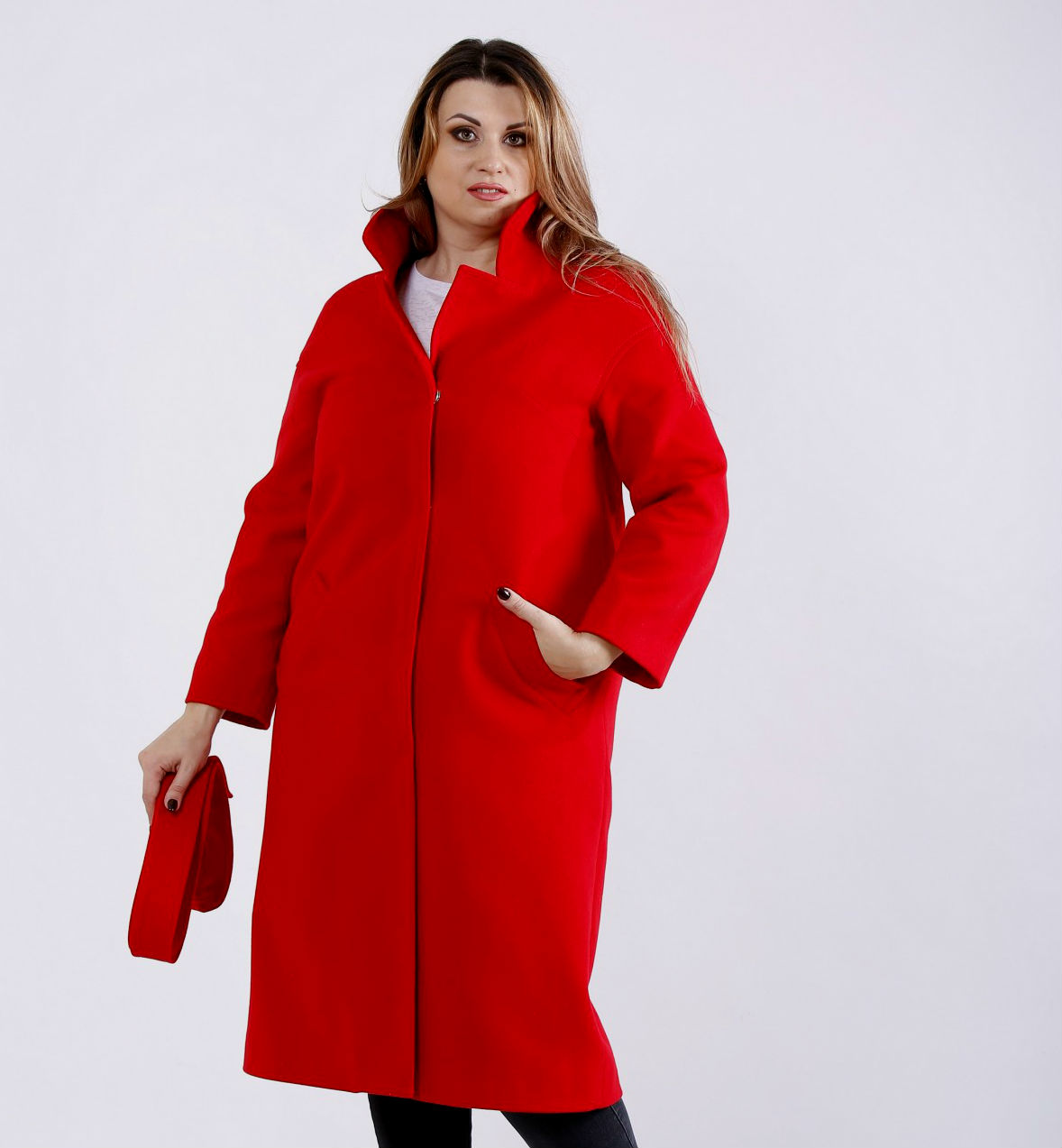 Демисезонное  красное  пальто на кнопках, без утепления 56-74