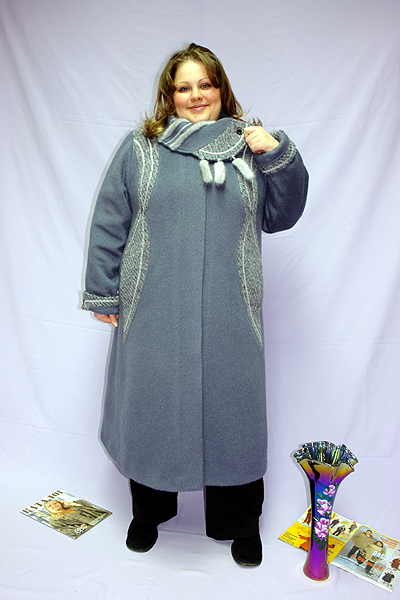 Длинное серо-голубое пальто с натуральной норкой