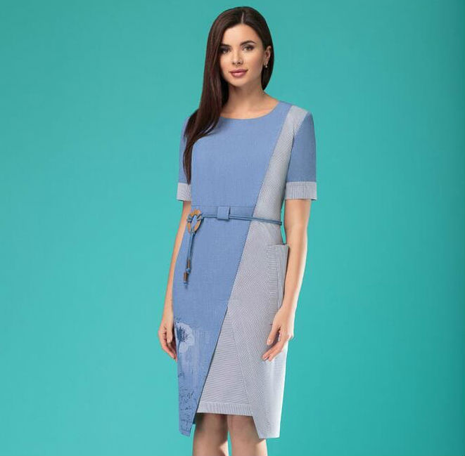 Платье с асимметричными подрезами и поясом, синее