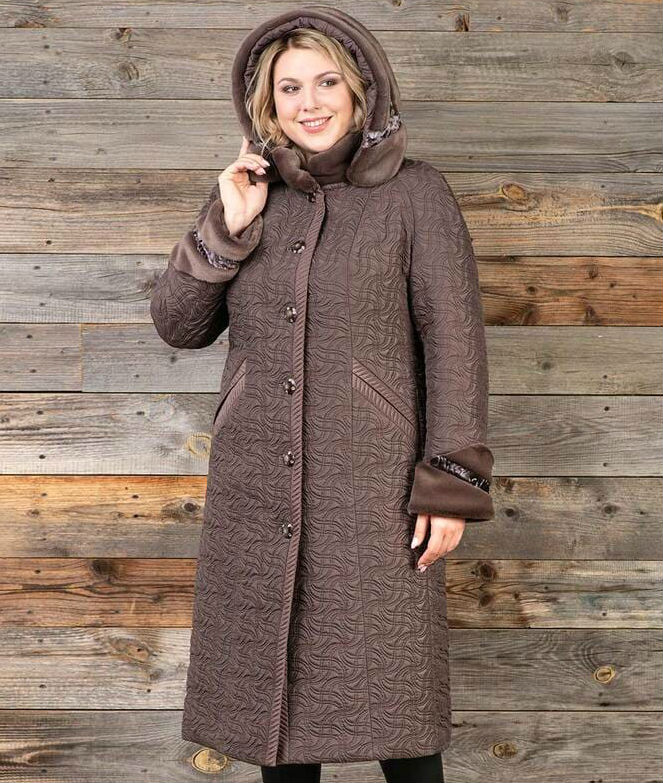 Стеганое зимнее пальто с эко-мехом, коричневое