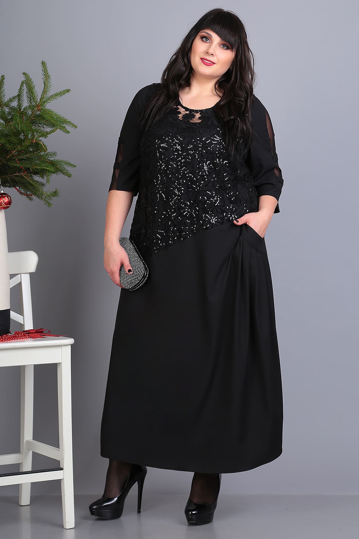 Длинное платье с косым подрезом и декором, черное