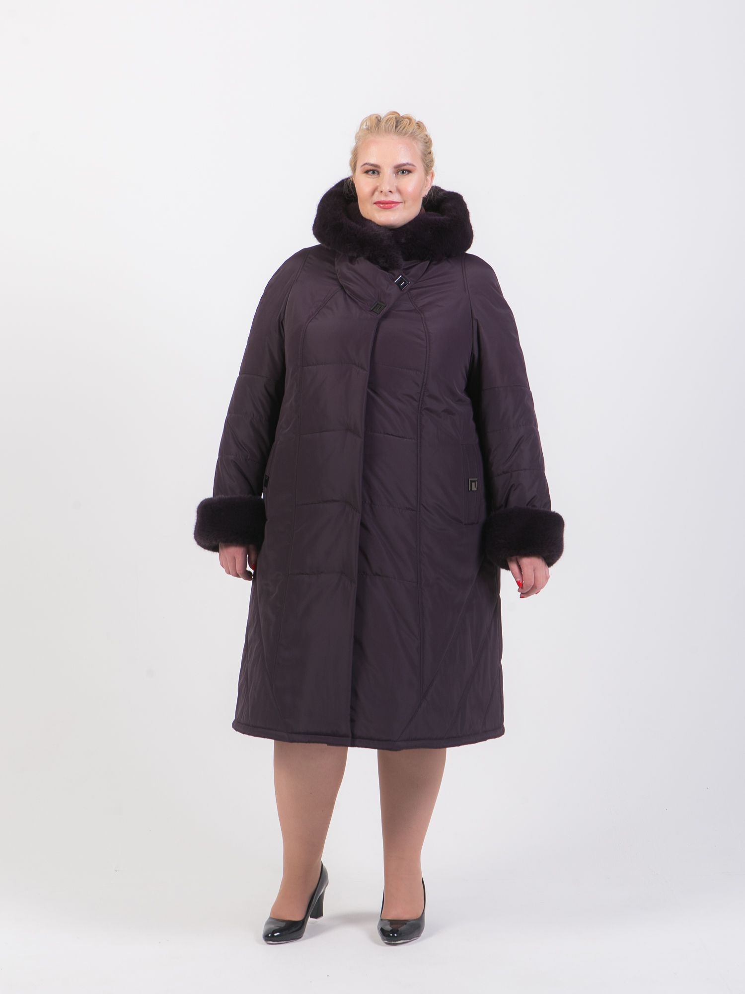 Зимнее пальто с отделкой эко-мехом, баклажан