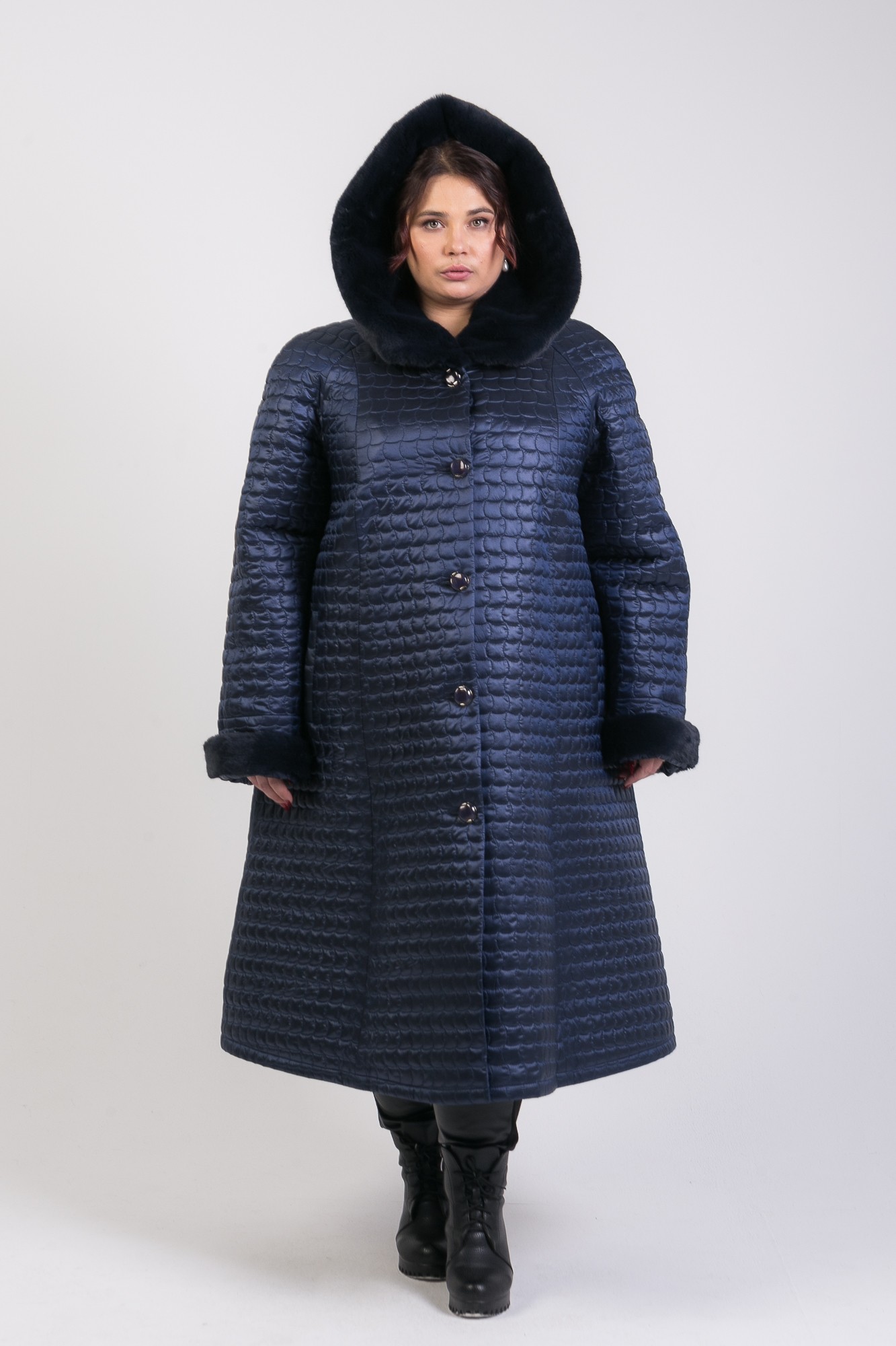 Зимнее пальто-трапеция с мехом, синее