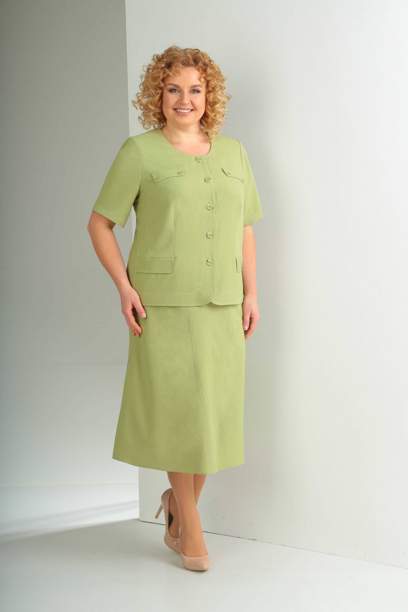 Комплект из расклешенной юбки и жакета, зеленый