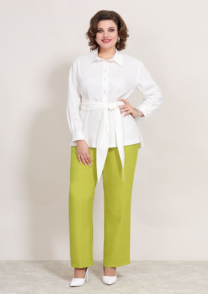 Комплект из брюк и блузки с поясом, зеленый с белым