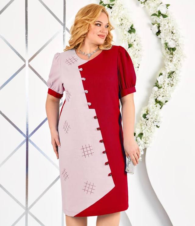 Асимметричное платье с декоративными пуговицами, красное с пудрой