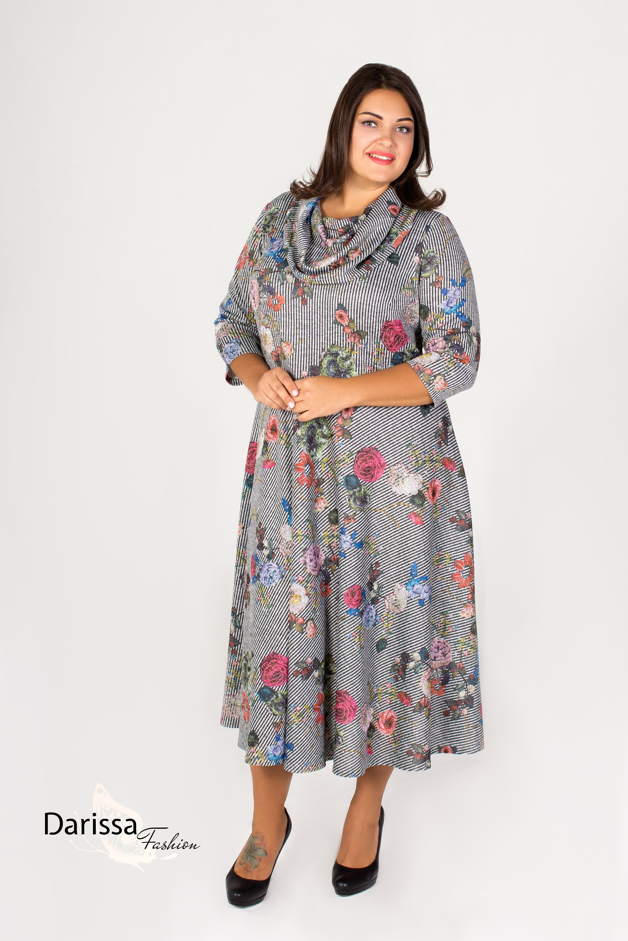 Длинное свободное платье с воротником-хомут, серый в цветы