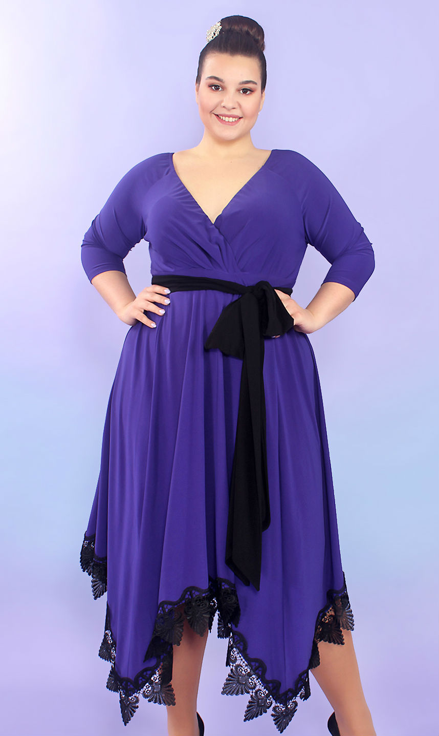 Платье с перепадом длины и кружевом по низу, фиолетовое