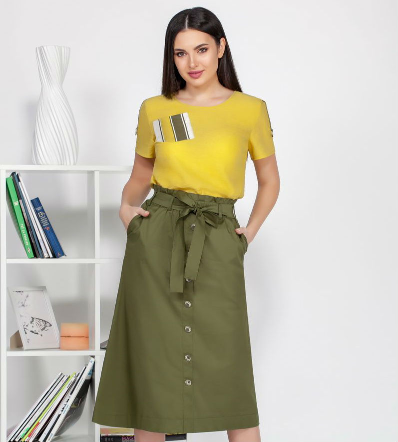 Комплект из юбки с имитацией застежки и блузки с карманом, желтый