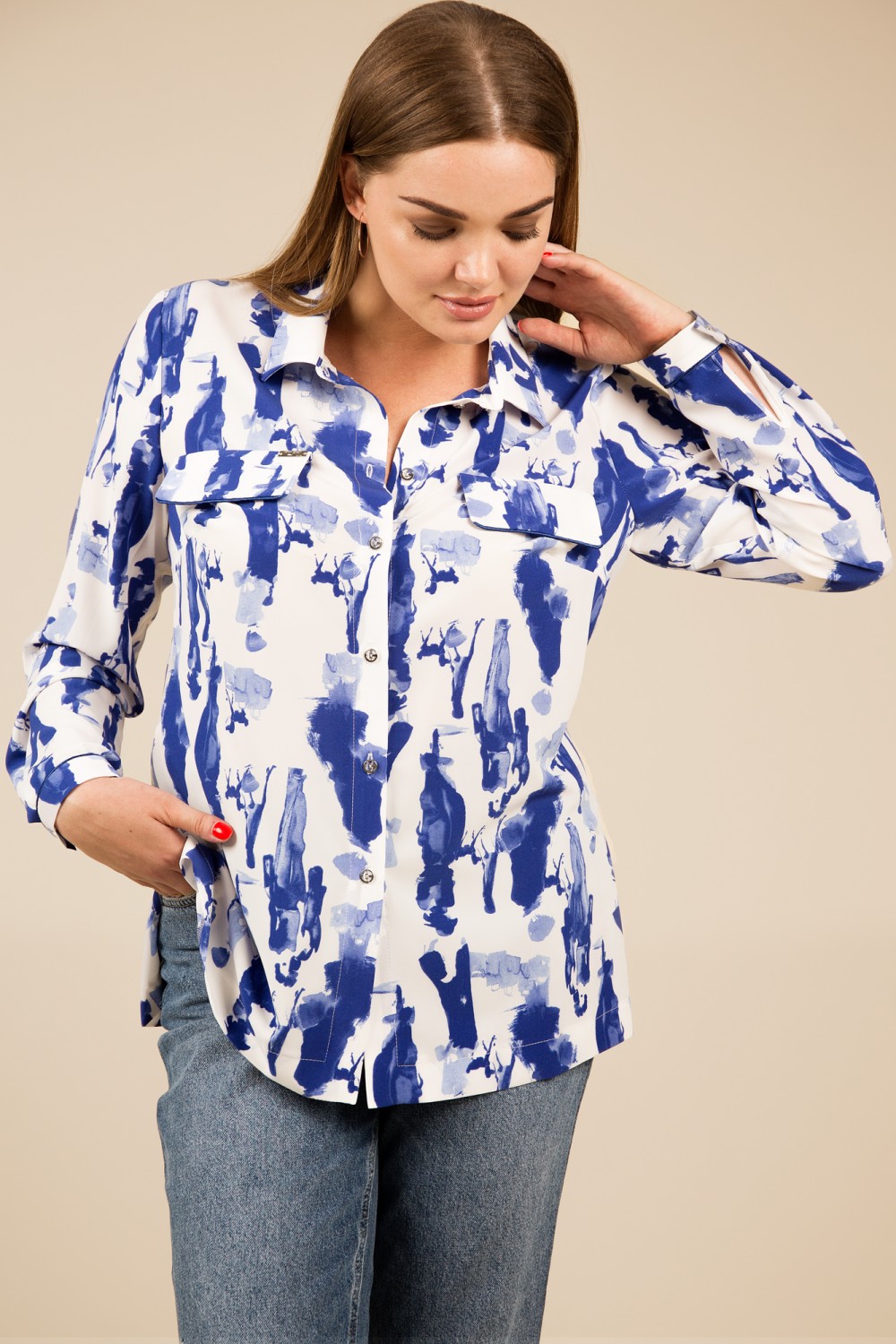 Блузка на пуговицах с декоративными клапанами, сине-белая