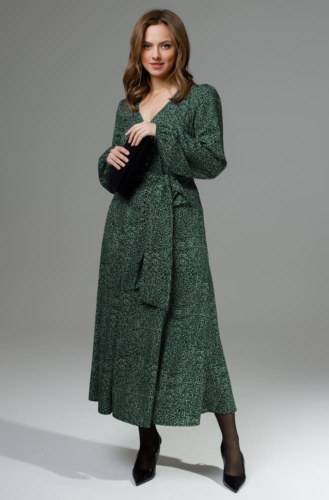 Длинное платье с высоким разрезом и поясом, зеленое