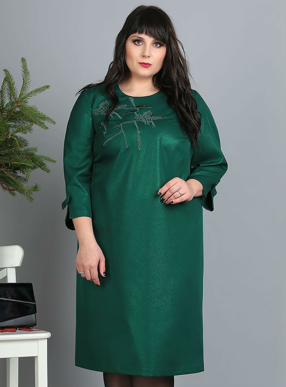 Свободное платье с оригинальной объемной вышивкой, зеленое