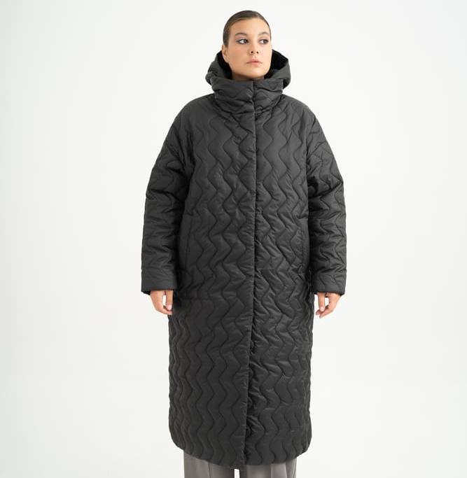 Длинное стеганое пальто с высоким воротником, черное