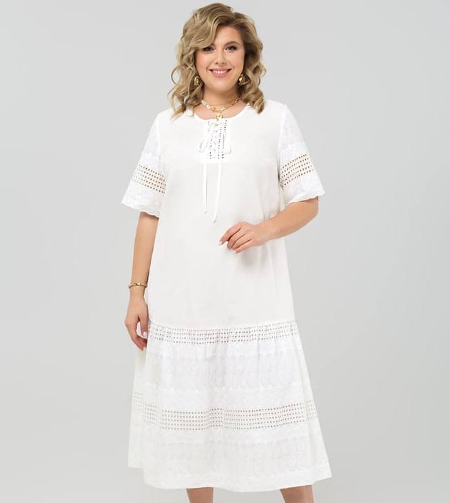 Свободное платье с ажурным шитьем, белое