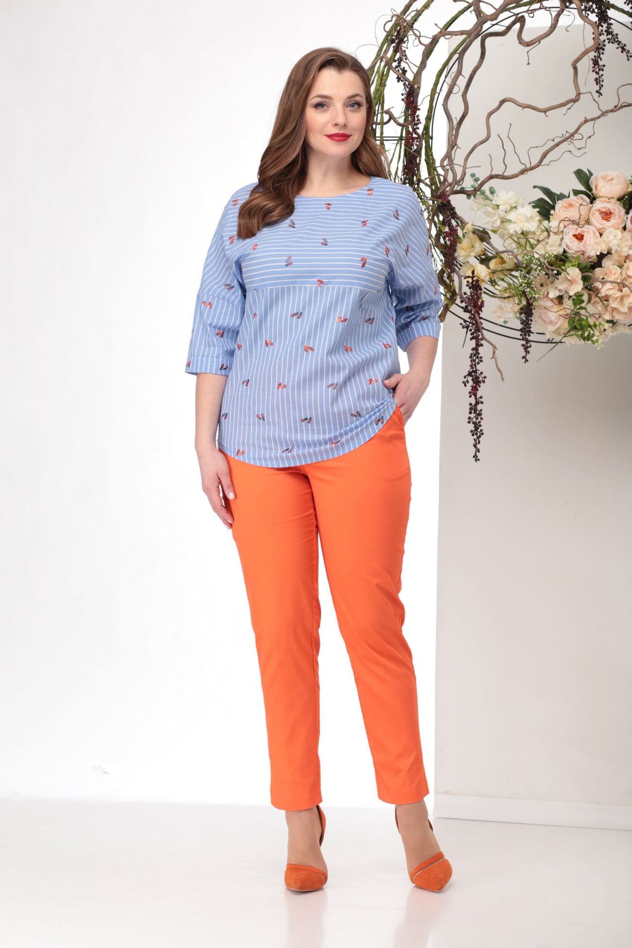 Комплект из укороченных брюк и свободной блузки, оранжевый