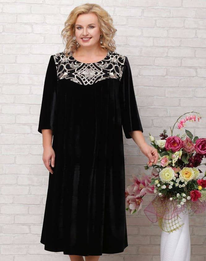 Свободное бархатное платье с кружевной кокеткой, черное