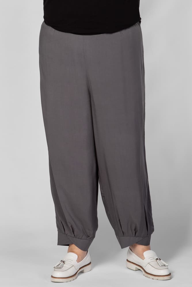 Свободные брюки с фигурными манжетами и сборками, серые