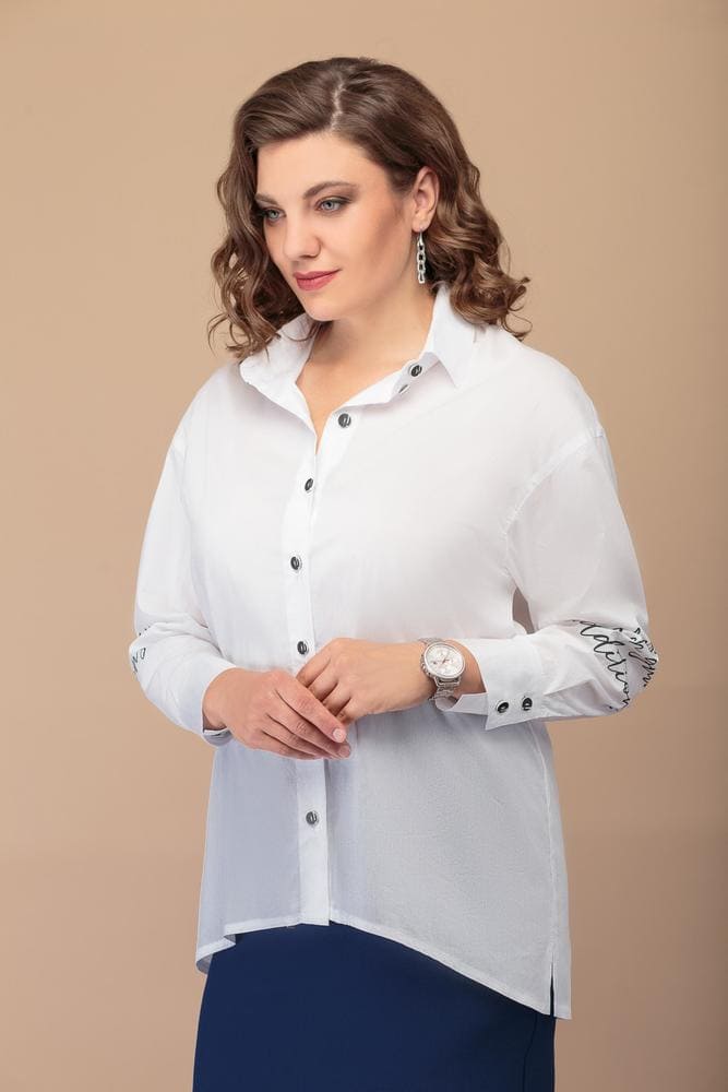 Свободная блузка с надписями на локтях, белая