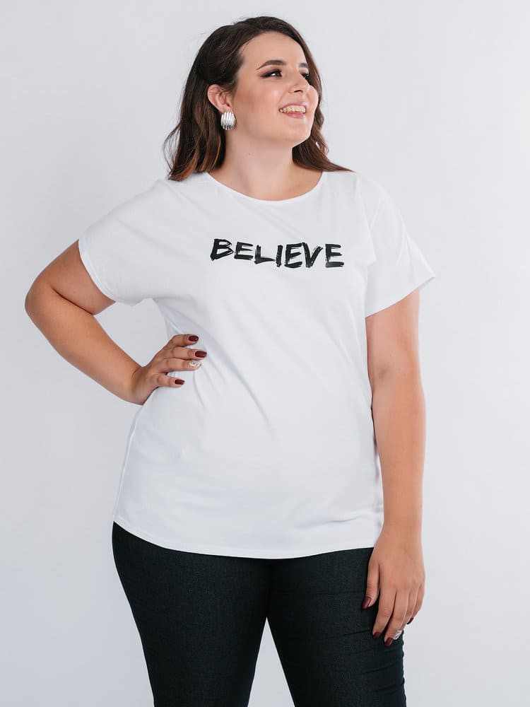 Свободная футболка с надписью "Believe", белая