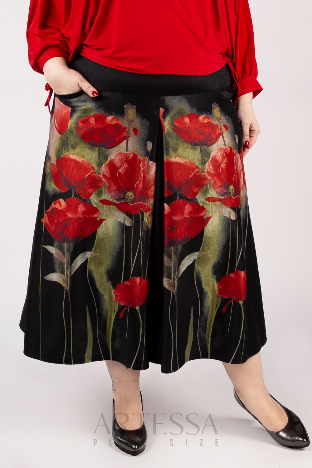 Расклешенная юбка с ярким цветочным принтом, черная