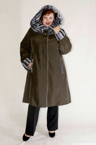 Тёмно-оливковое утеплённое пальто с каракулем