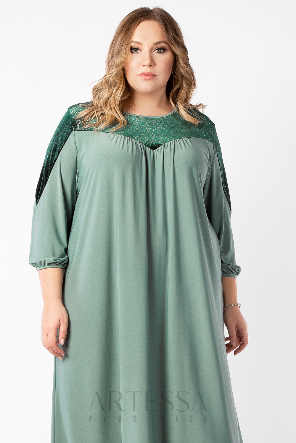 Комфортное свободное платье с контрастной вставкой, зеленое