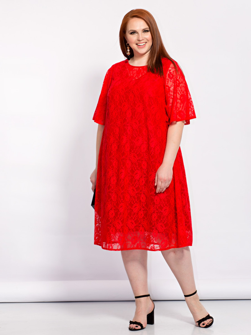 Яркое кружевное платье с расклешенными рукавами, красное