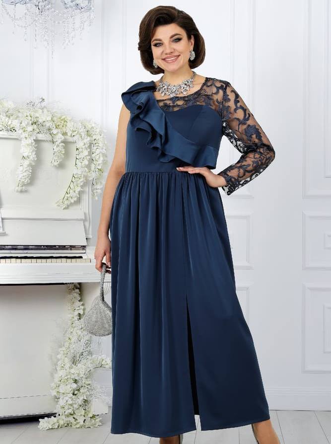 Длинное платье с объёмным воланом на лифе, темно-синее