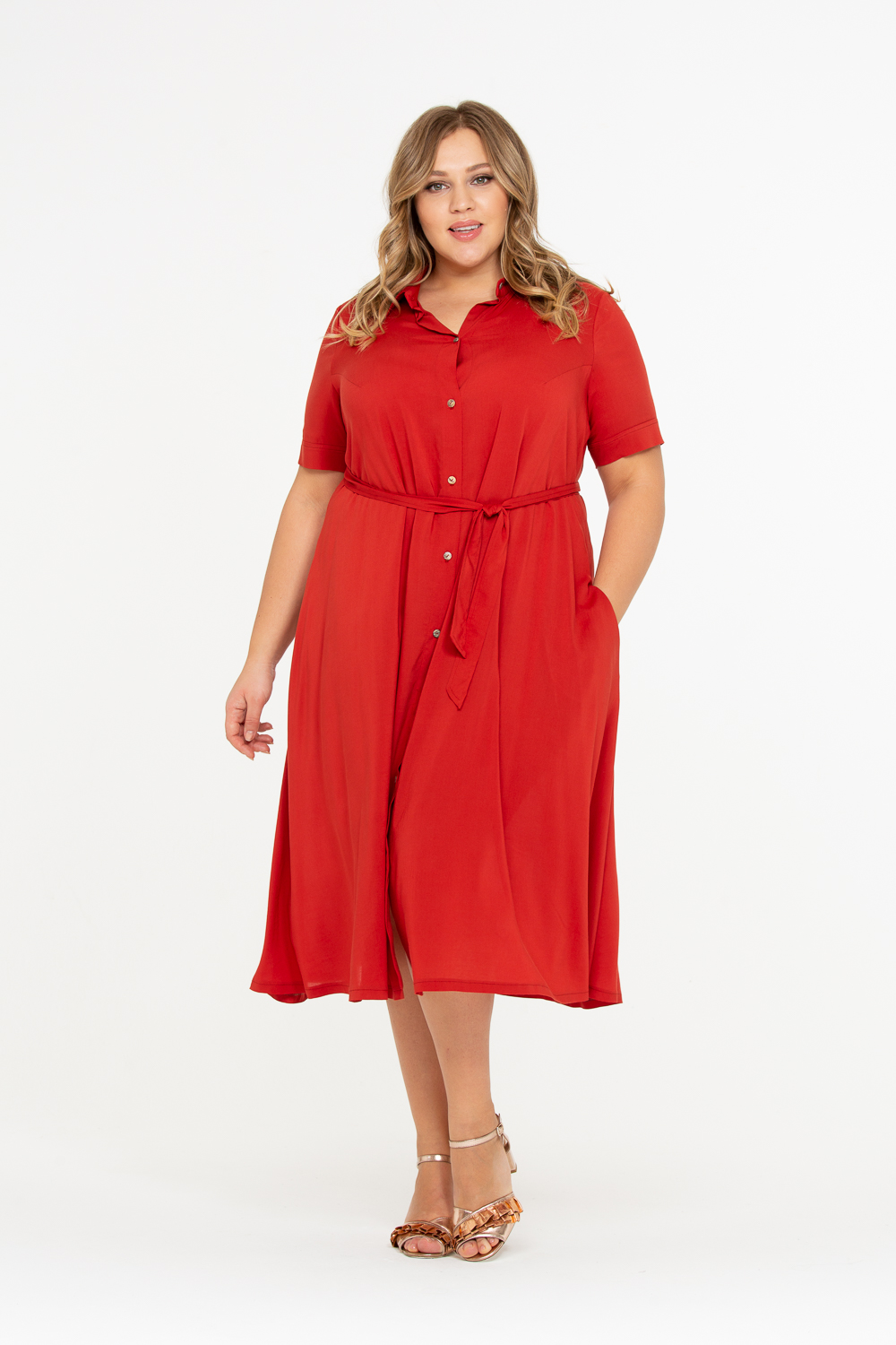 Красное платье-рубашка с коротким рукавом